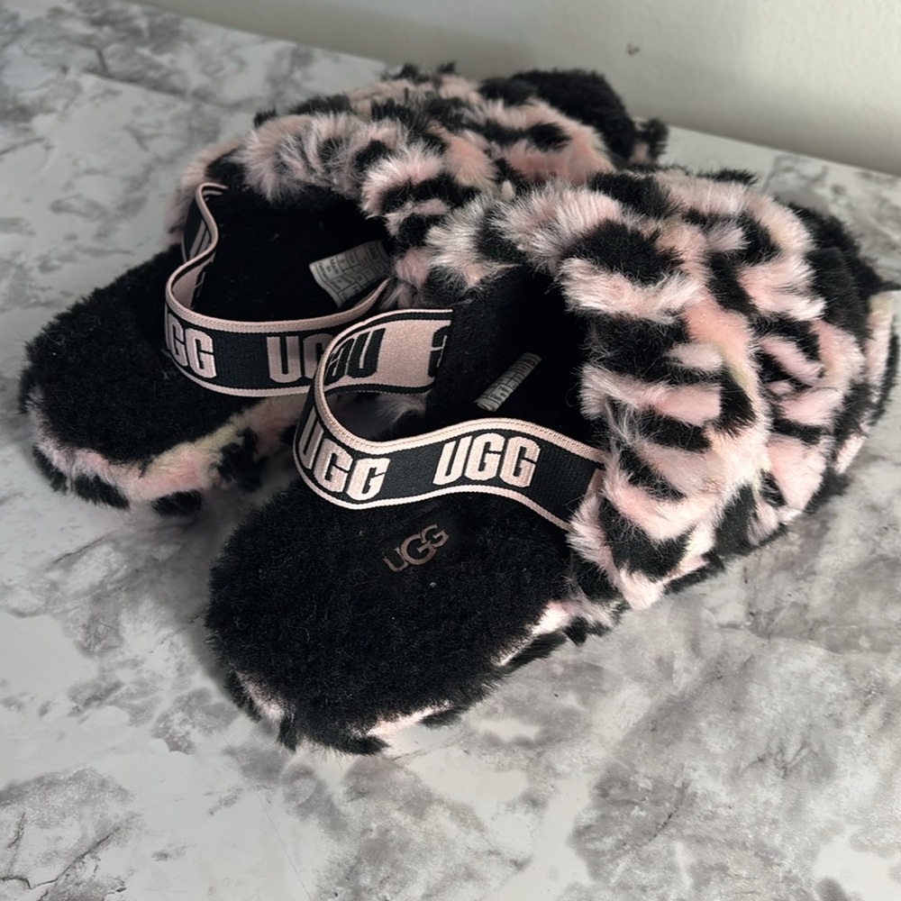 UGG - Picture 9 of 9